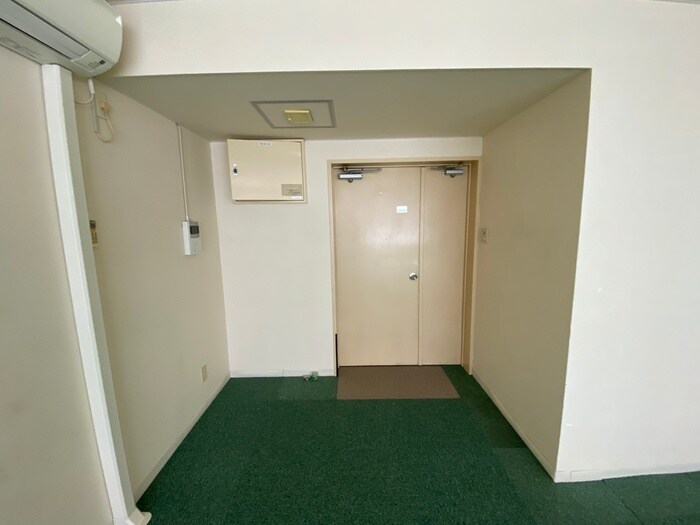 物件内観写真17　(玄関)