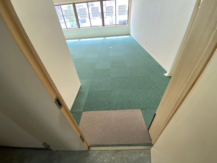 物件内観写真18　(玄関)