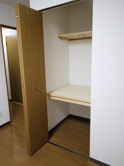 物件内観写真12　(収納)