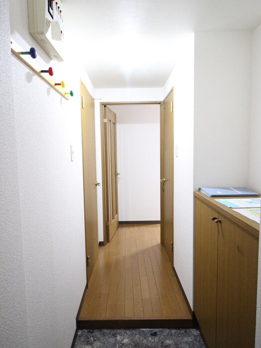 物件内観写真17　(廊下)