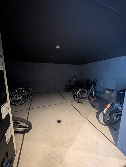 物件外観写真3　(駐輪場)