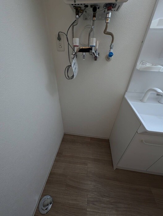 物件内観写真14　(洗濯機置場)