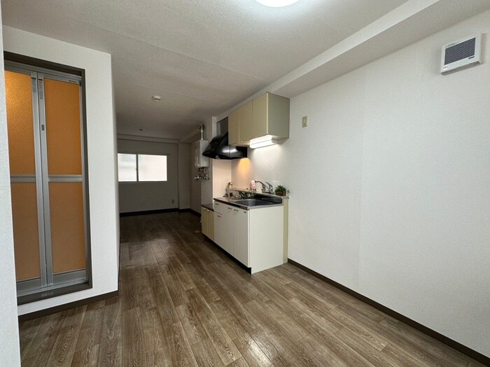 物件内観写真10　(居室)