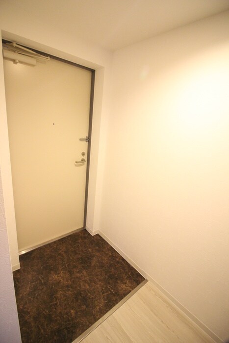 物件内観写真13　(玄関)