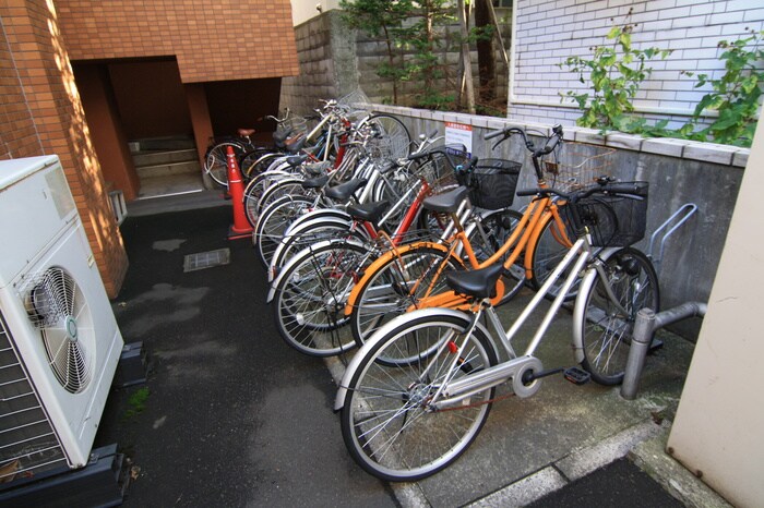 物件外観写真3　(駐輪場)