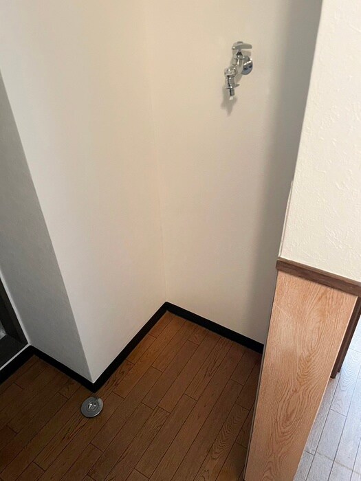 物件内観写真17　(洗濯機置場)