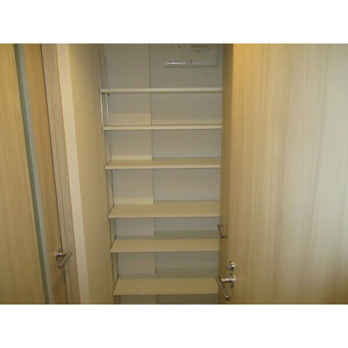 物件内観写真13　(靴箱)