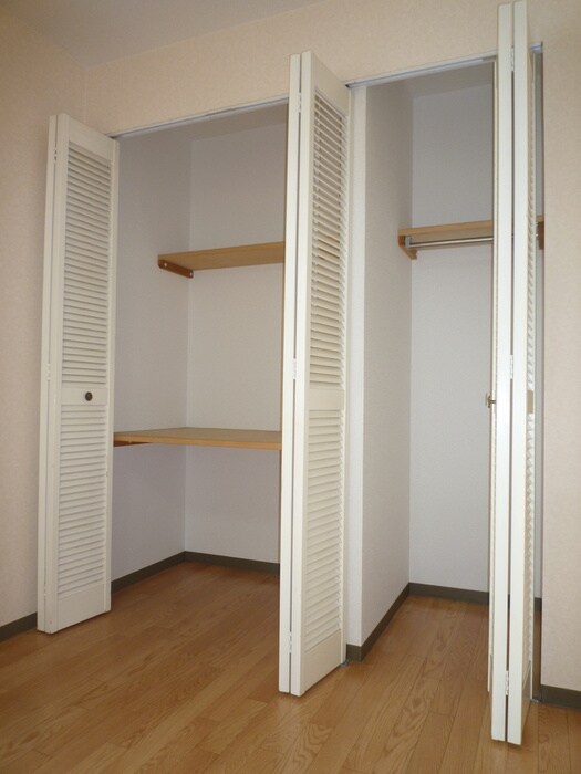 物件内観写真12　(収納)