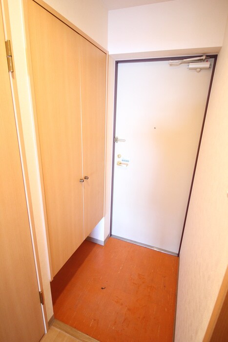 物件内観写真16　(玄関)