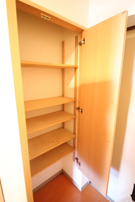 物件内観写真18　(靴箱)