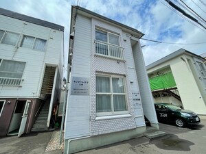 キングパレスV B棟外観写真