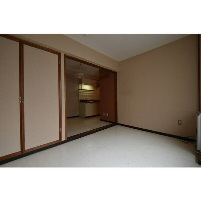 物件内観写真8　(居室)