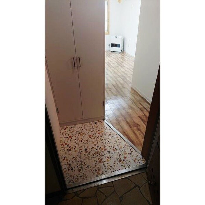 物件内観写真12　(玄関)