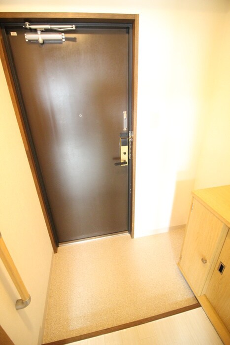 物件内観写真17　(玄関)