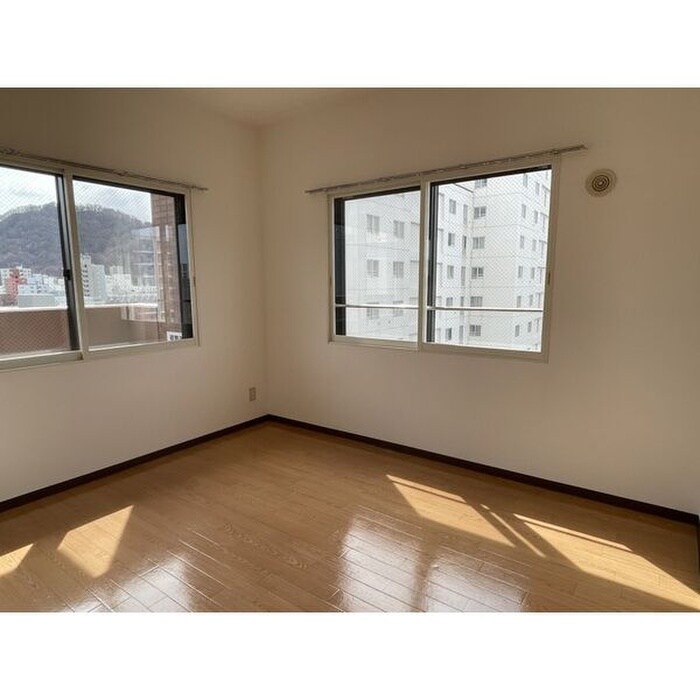 物件内観写真10　(居室)