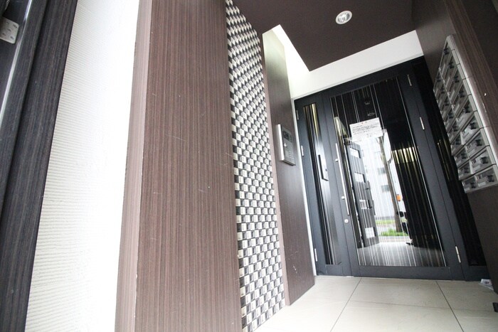 物件外観写真5　(エントランス部分)