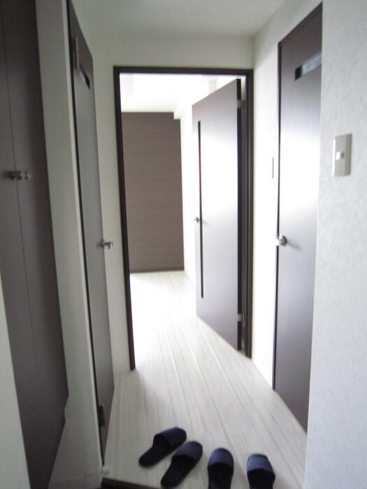 物件内観写真16　(玄関)