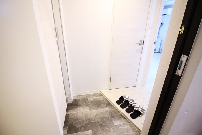 物件内観写真16　(玄関)