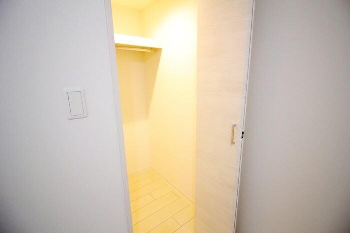 物件内観写真18　(収納)