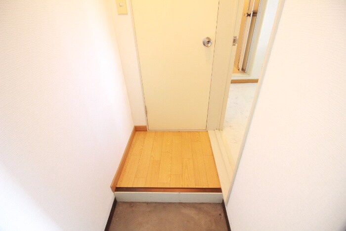 物件内観写真18　(玄関)