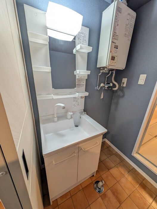 物件内観写真12　(洗面)