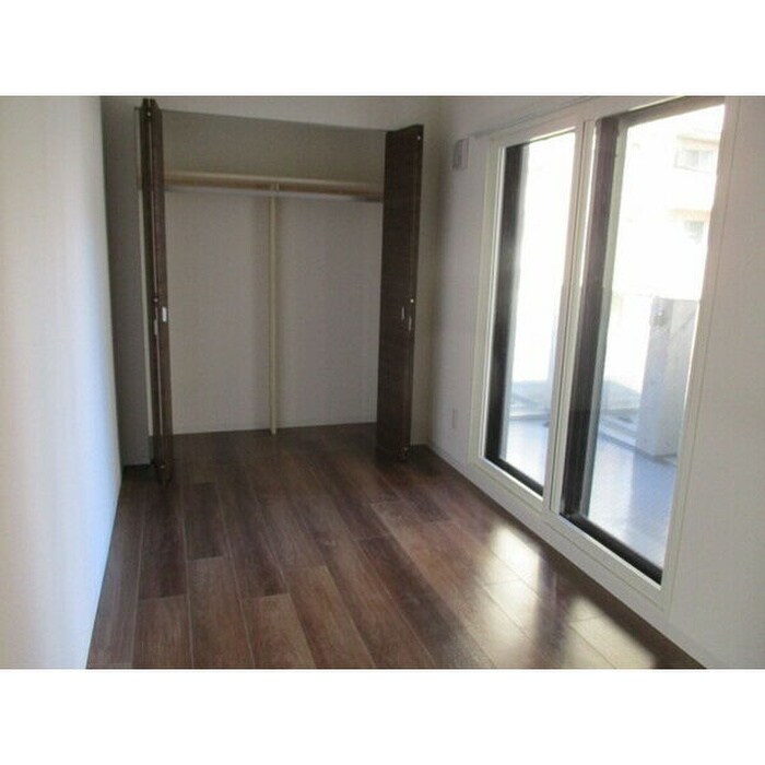 物件内観写真4　(居室)