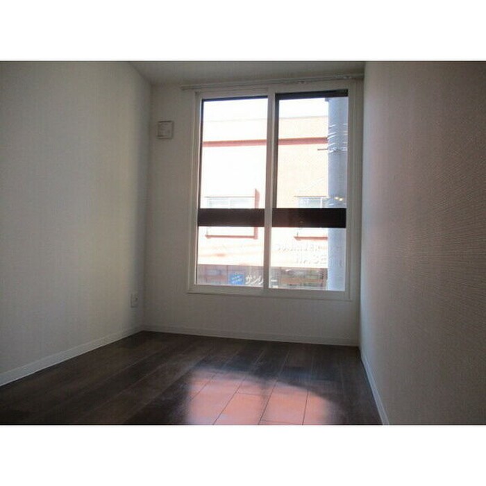 物件内観写真5　(室内からの展望)