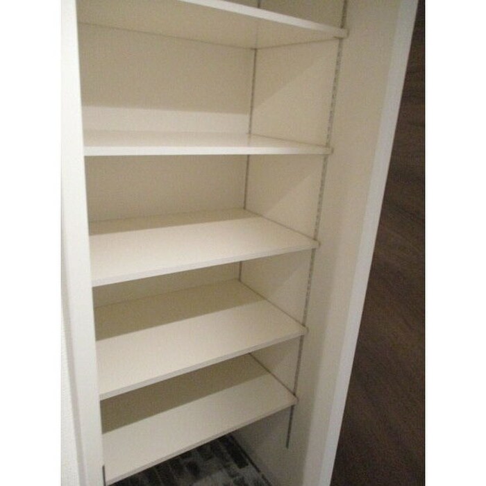 物件内観写真10　(靴箱)