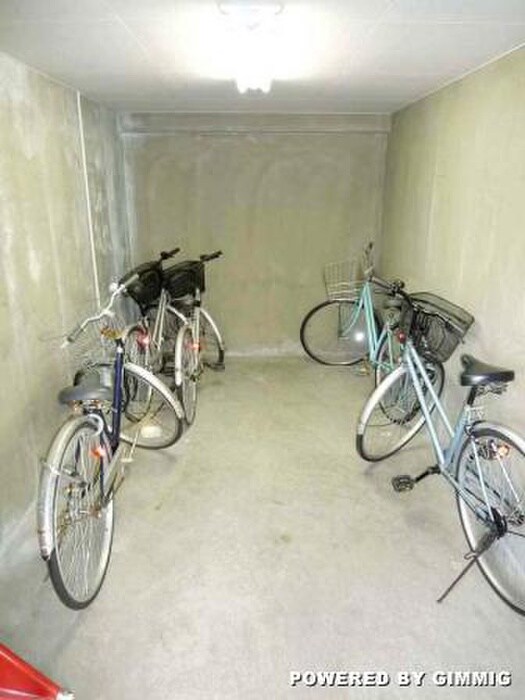 物件外観写真5　(駐輪場)