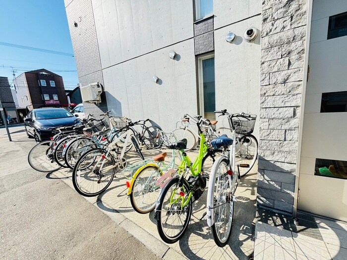 物件外観写真6　(駐輪場)