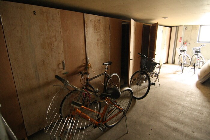 物件外観写真3　(駐輪場)
