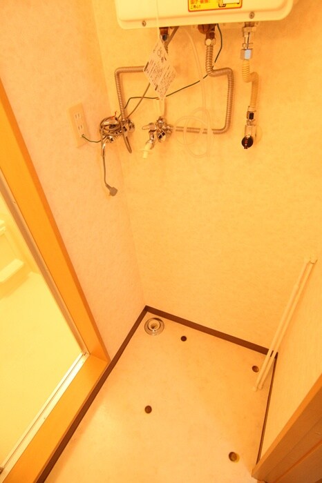 物件内観写真15　(洗濯機置場)