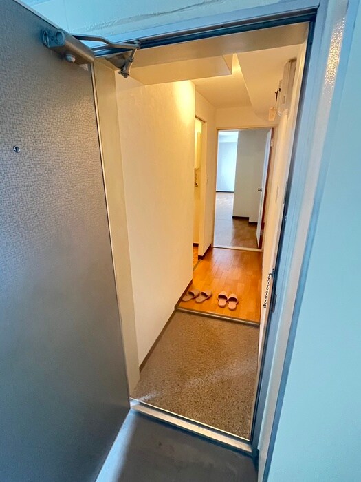物件内観写真7　(玄関)