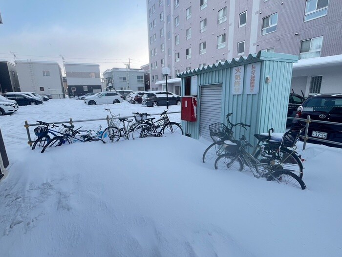 物件外観写真4　(駐輪場)
