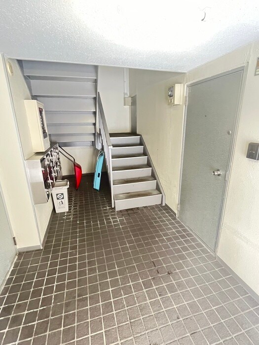 物件外観写真5　(エントランス部分)