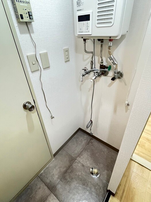 物件内観写真12　(洗濯機置場)