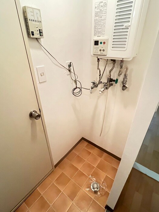 物件内観写真13　(洗濯機置場)