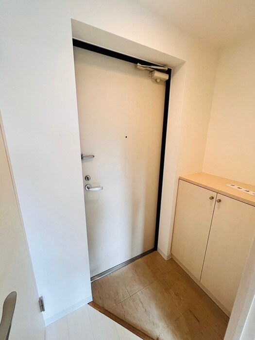 物件内観写真18　(玄関)