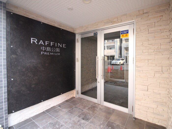 物件外観写真4　(エントランス部分)