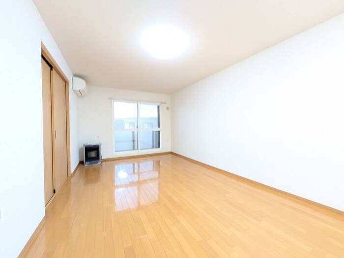 物件内観写真4　(居室)