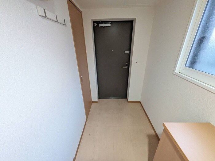 物件内観写真19　(玄関)
