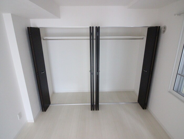 物件内観写真12　(収納)