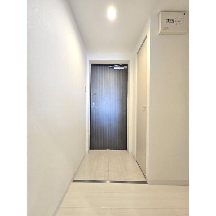 物件内観写真16　(玄関)