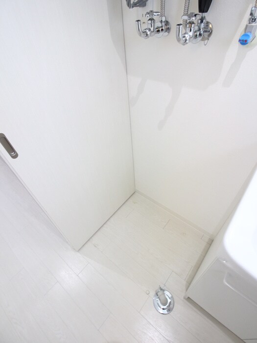 物件内観写真17　(洗濯機置場)