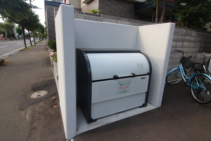 物件外観写真4　(建物設備)