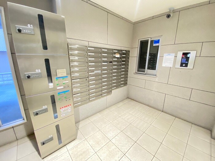 物件外観写真6　(エントランス部分)