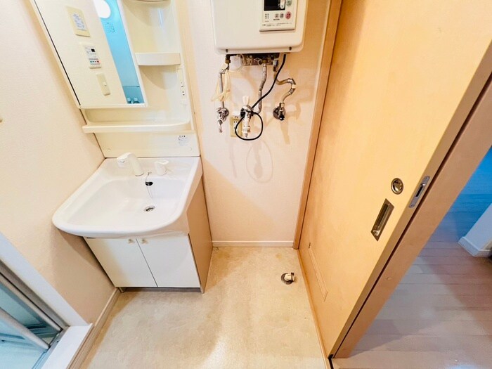 物件内観写真18　(洗濯機置場)