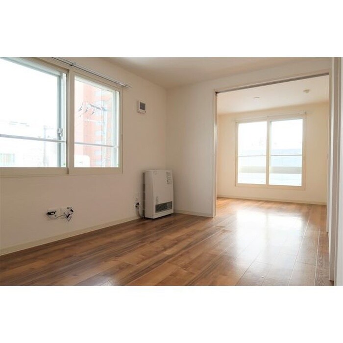 物件内観写真3　(居室)