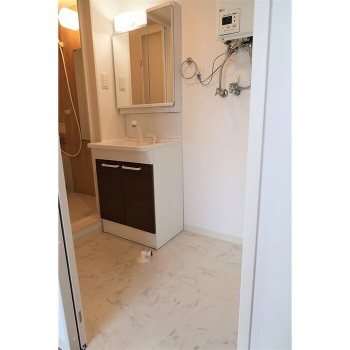 物件内観写真8　(洗面)