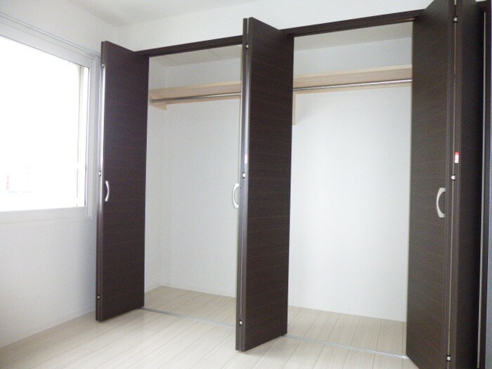 物件内観写真8　(収納)